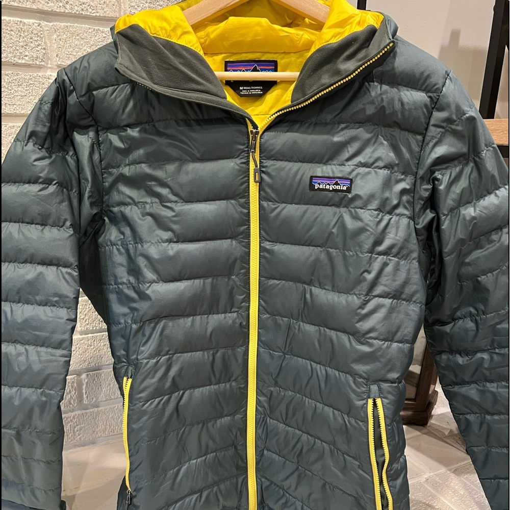 Men’s Patagonia down sweater hoody jacket